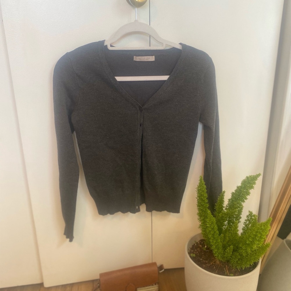 Active USA light grey cardigan